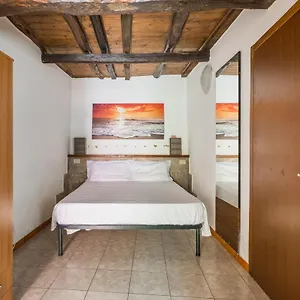 https://centotrecento-5-int2.emilia-romagnahotels.net